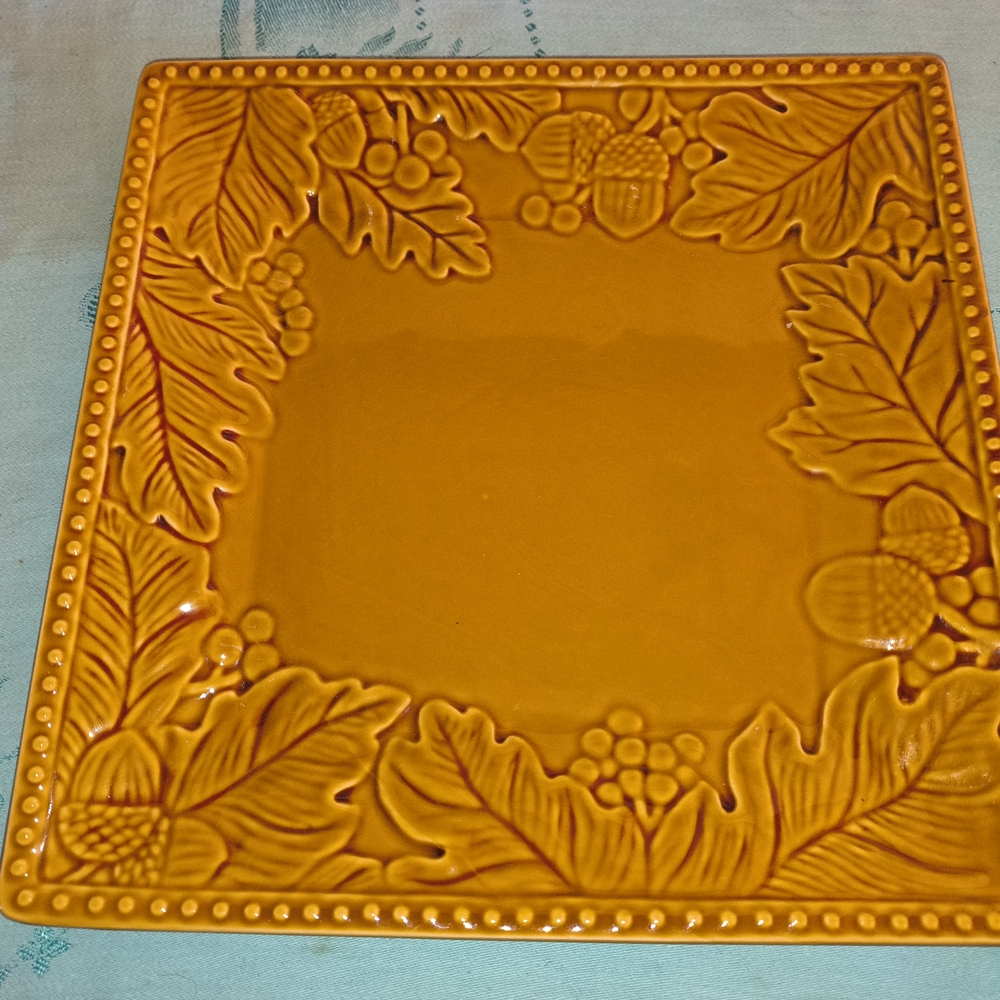 Golden Ceramic Leaf Pattern Plate
